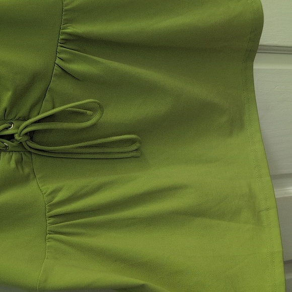 Green Sleeveless Top - Picture 7 of 12